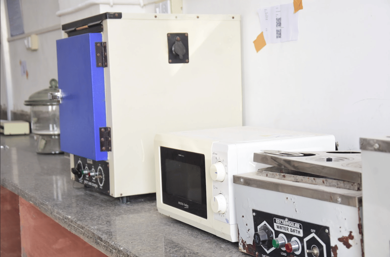 Biyani Institute of Pharmaceutical Sciences Jaipur Pharmacy Lab photo 3